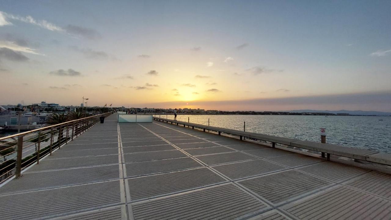 Autentico Velero En Valencia Buitenkant foto